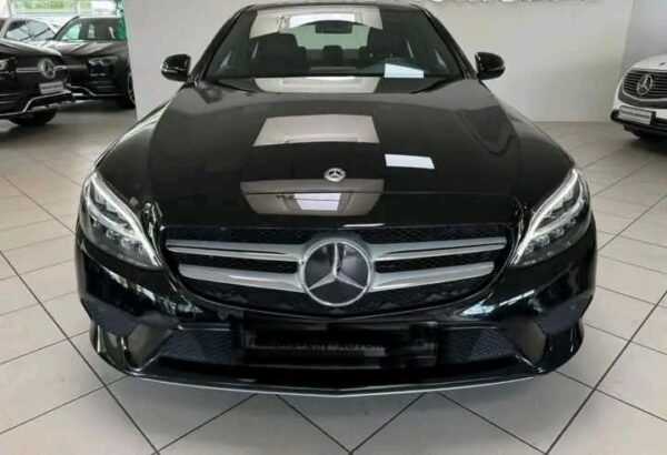 Mercedes-Benz C 220 d LEDER DISTR TOTW KAMERA / 194 CH / 2021 / Automatic / Diesel / 57 900 km (certified)