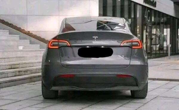 Tesla Model Y Long Range – Image 9