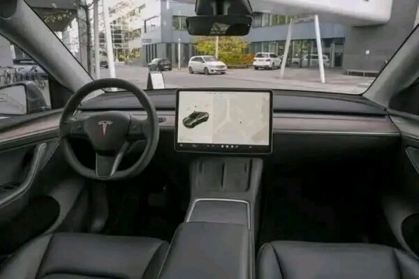 Tesla Model Y Long Range – Image 26