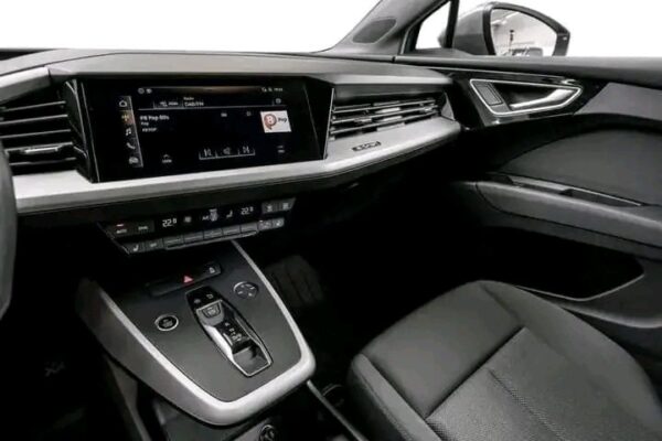Audi Q4 e-tron - Image 14