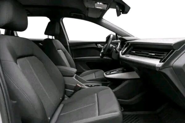 Audi Q4 e-tron - Image 15