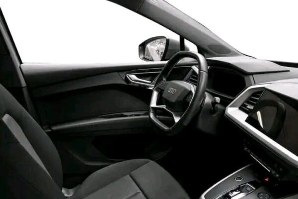 Audi Q4 e-tron - Image 12