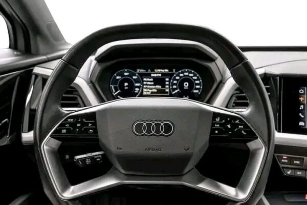 Audi Q4 e-tron - Image 3