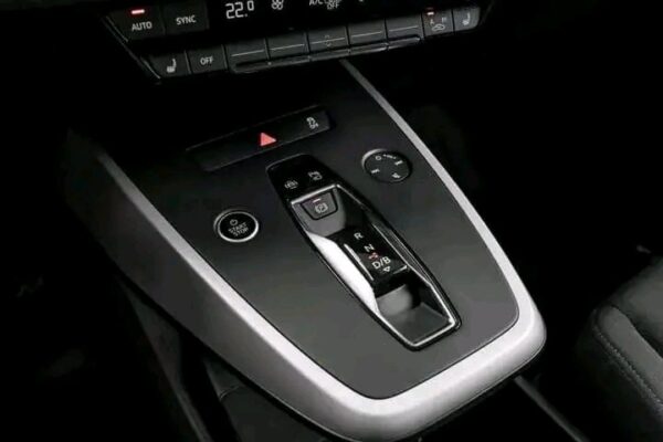 Audi Q4 e-tron - Image 5