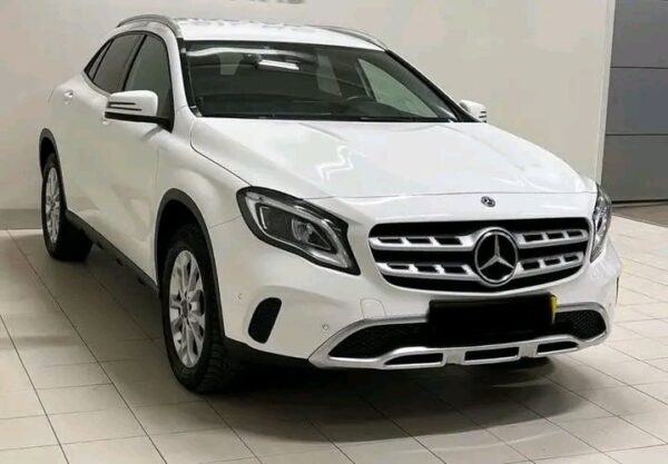 Mercedes - Image 2