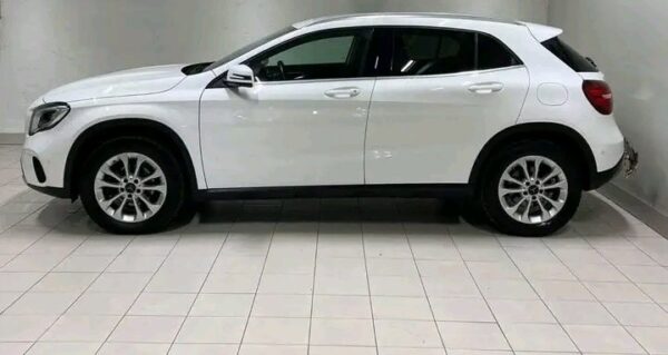 Mercedes - Image 8
