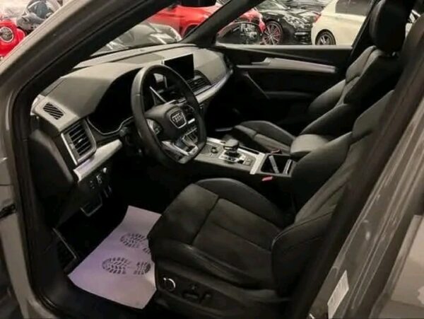 Audi SQ5 - Image 7