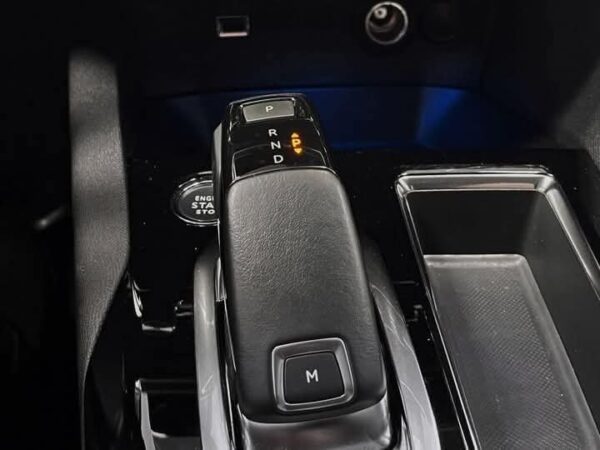 PEUGEOT 5008 - Image 9