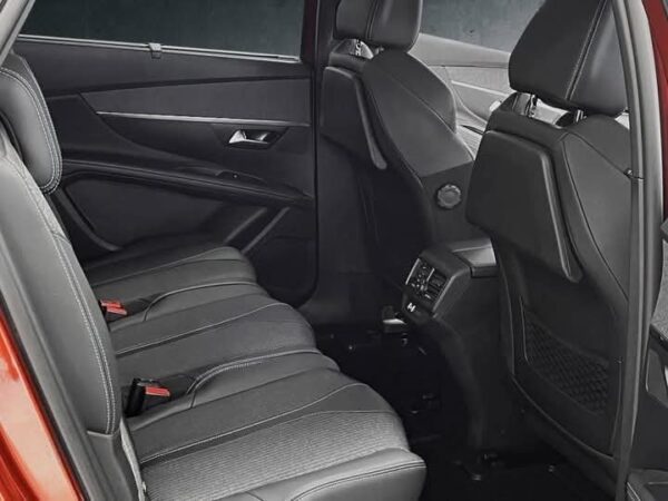 PEUGEOT 5008 - Image 14
