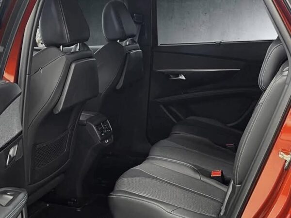 PEUGEOT 5008 - Image 16