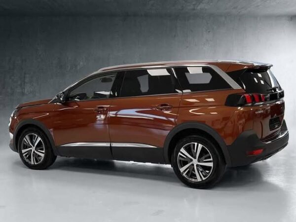 PEUGEOT 5008 - Image 19