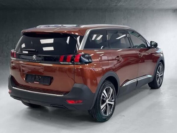 PEUGEOT 5008 - Image 20