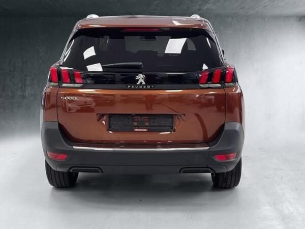 PEUGEOT 5008 - Image 21