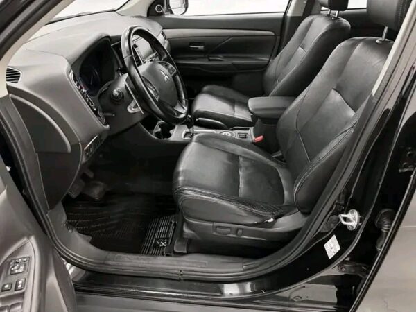 Mitsubishi Outlander 2.2D - Image 7