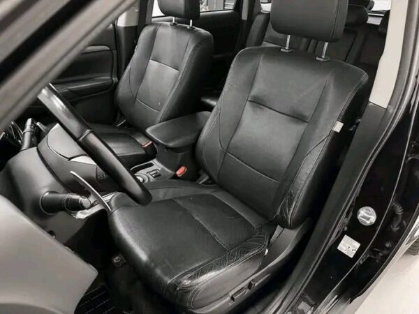 Mitsubishi Outlander 2.2D - Image 11