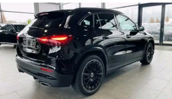 MERCEDES BENZ GLA - Image 26