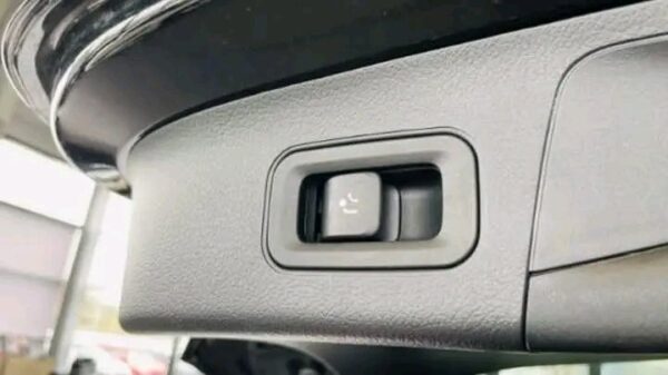 MERCEDES BENZ GLA - Image 21