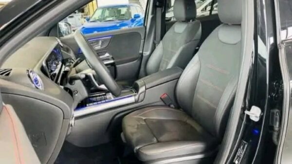 MERCEDES BENZ GLA - Image 6