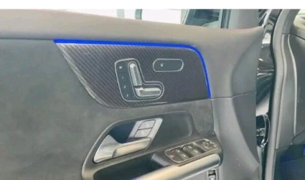 MERCEDES BENZ GLA - Image 15