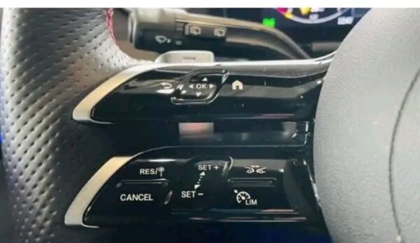MERCEDES BENZ GLA - Image 19