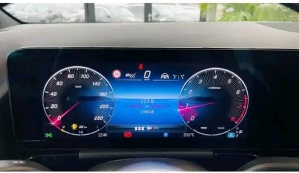 MERCEDES BENZ GLA - Image 7