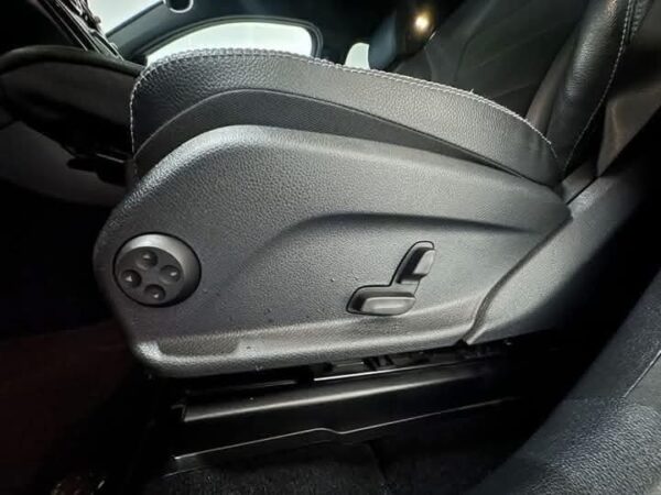 MERCEDES BENZ GLC - Image 11