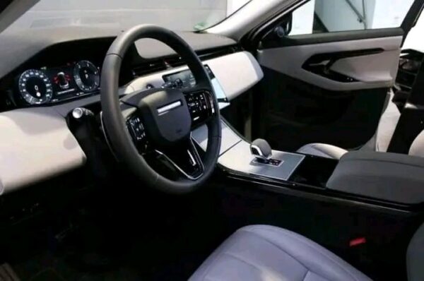 Land Rover RANGE ROVER EVOQUE - Image 13