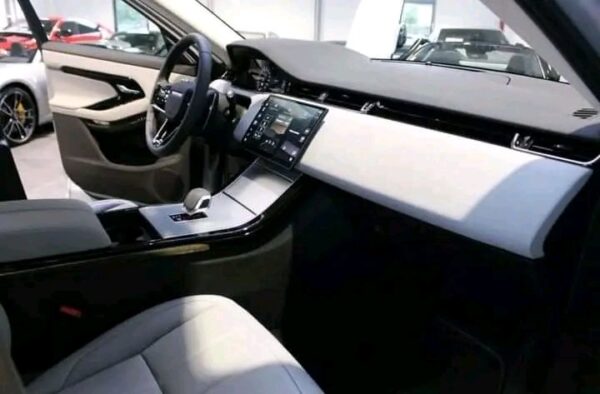 Land Rover RANGE ROVER EVOQUE - Image 15