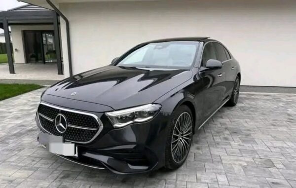 Mercedes-Benz E-Class 300 - Image 3