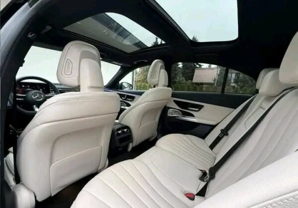 Mercedes-Benz E-Class 300 - Image 22