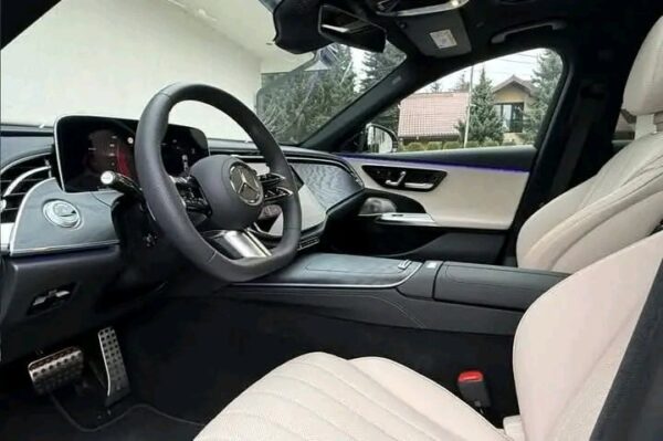 Mercedes-Benz E-Class 300 - Image 11