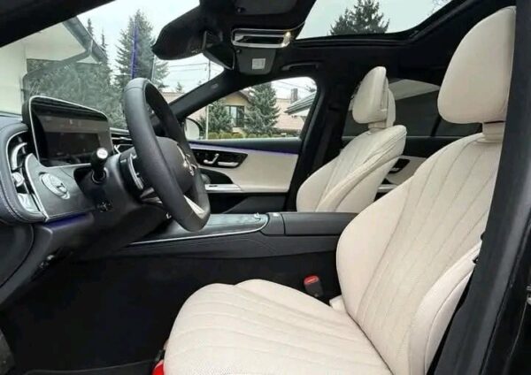 Mercedes-Benz E-Class 300 - Image 19
