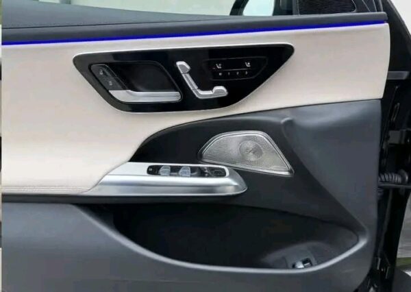 Mercedes-Benz E-Class 300 - Image 12