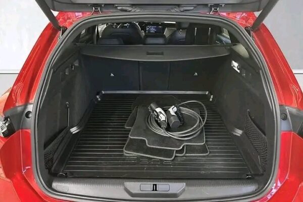 Peugeot 308 – Image 13