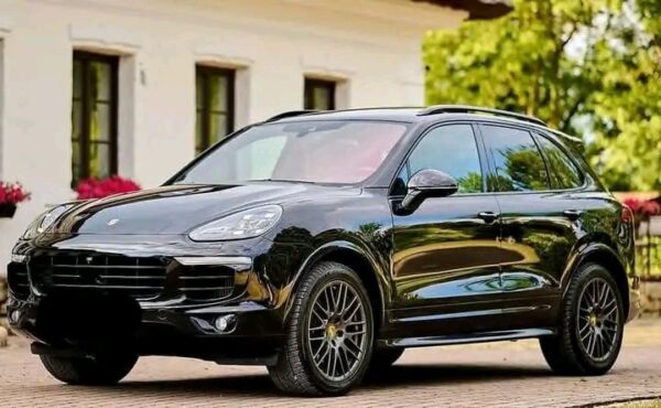 Porsche Cayenne – Image 2