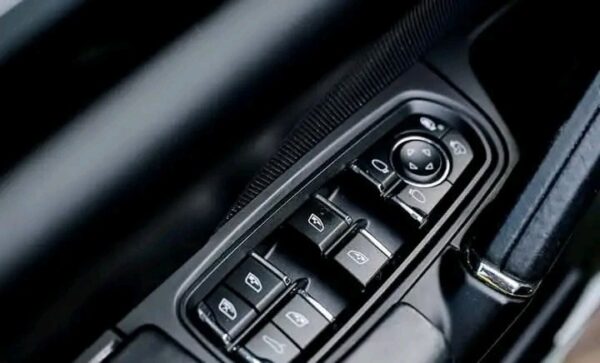 Porsche Cayenne – Image 4