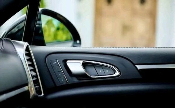 Porsche Cayenne – Image 16