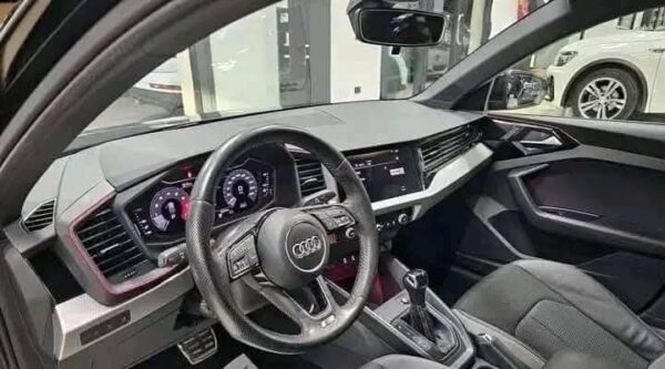 Audi A1 1.5 tfsi
S line - Image 11