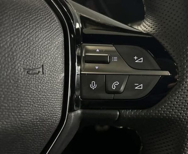 Peugeot E-308 – Image 16