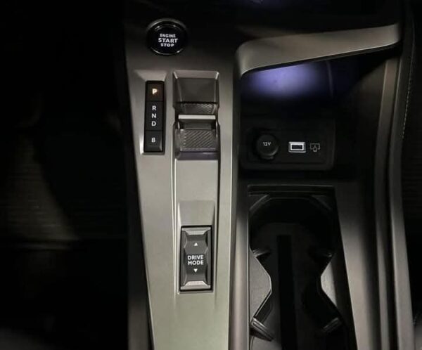 Peugeot E-308 – Image 15