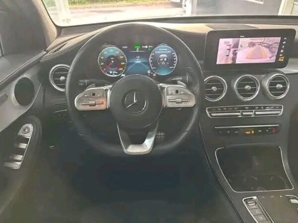 Mercedes-Benz GLC 300 and AMG Line - Image 4