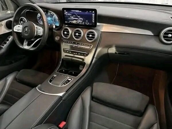 Mercedes-Benz GLC 300 and AMG Line - Image 6