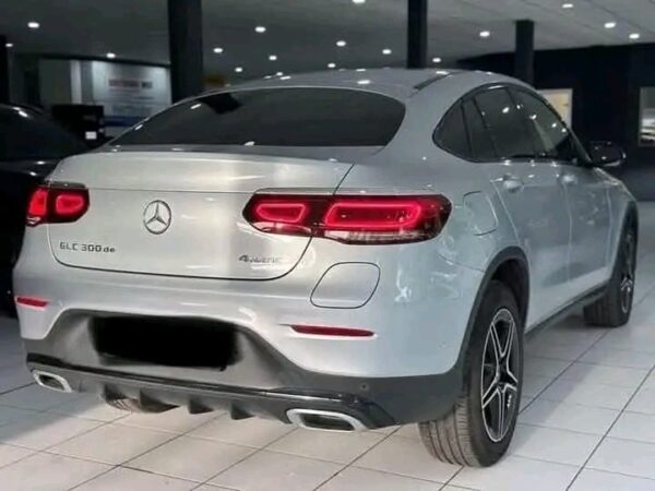 Mercedes-Benz GLC 300 and AMG Line - Image 10