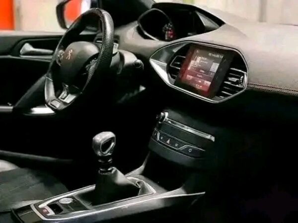 Peugeot 308 – Image 9