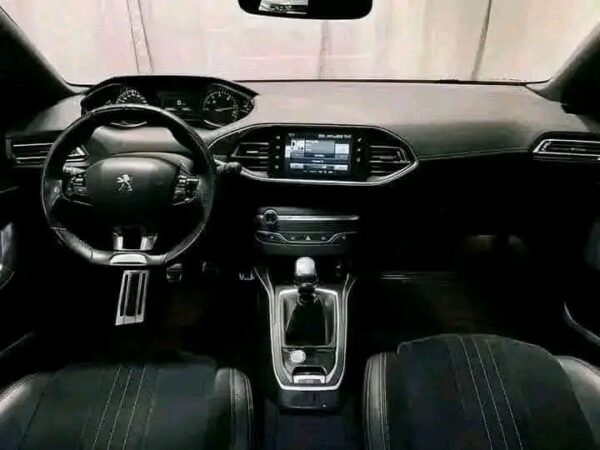 Peugeot 308 – Image 10