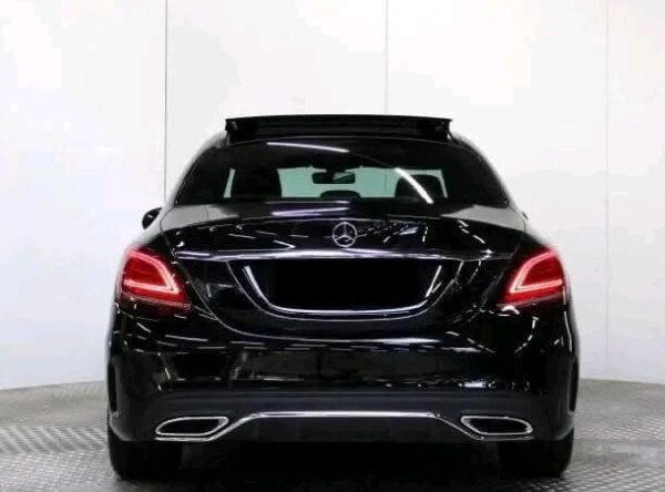 Mercedes-Benz C 200 - Image 21
