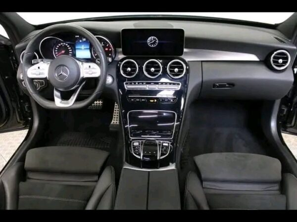 Mercedes-Benz C 200 - Image 11