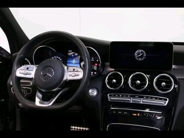 Mercedes-Benz C 200 - Image 12