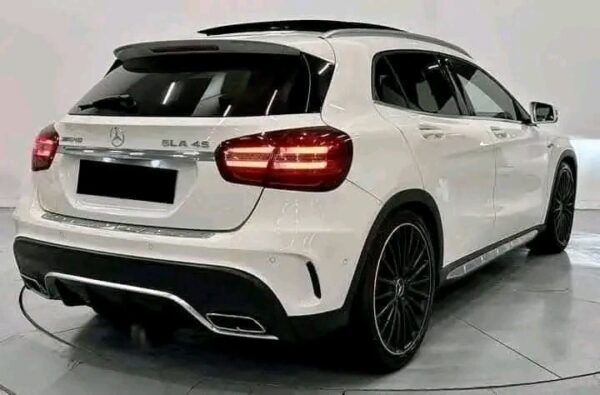 Mercedes Gla 45 Mercedes-AMG - Image 11