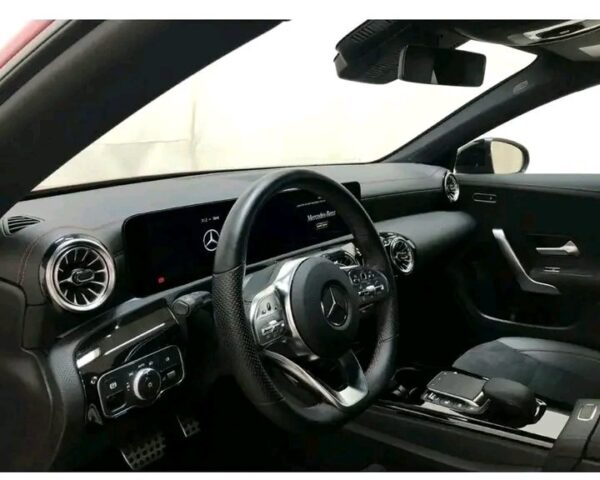 Mercedes-Benz CLA 200 AMG - Image 10